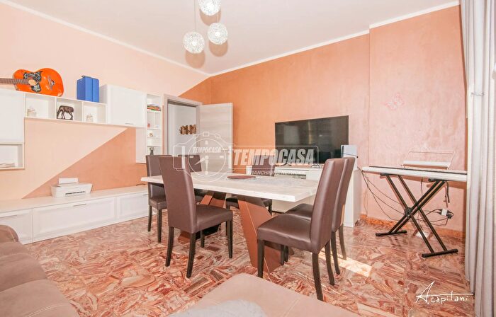 Appartamento quadrilocale in vendita in Viale Porta Po a, Rovigo