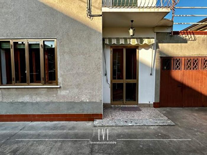 Casa trilocale in vendita in Via Gallia, Venezia