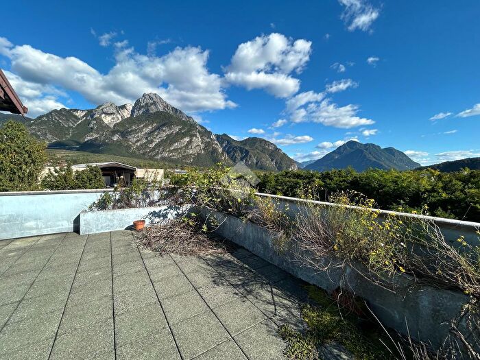 Casa quadrilocale in vendita in Via Francesco Zamparo, Tolmezzo