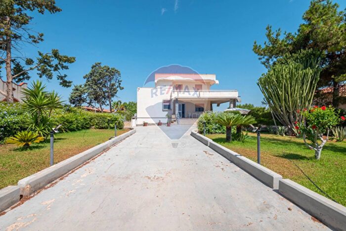 Casa con 12 locali in vendita in Contrada San Lorenzo Strada IV Snc, Noto