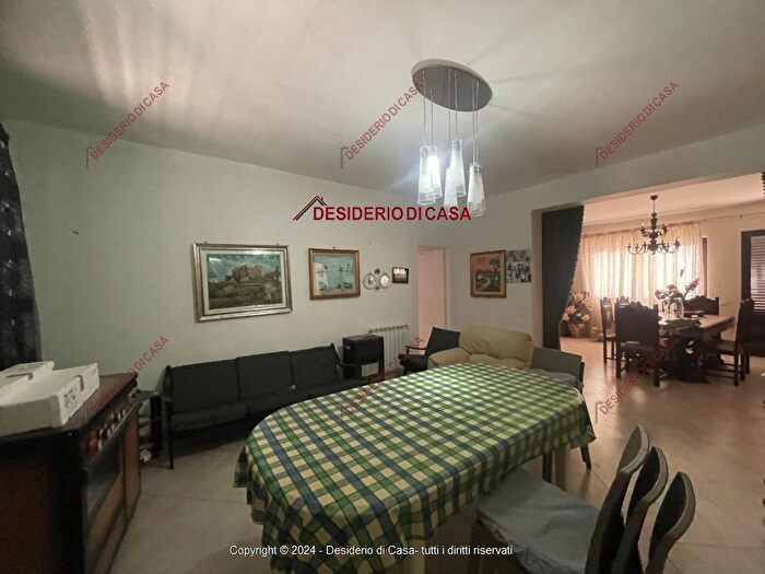 Appartamento trilocale in vendita in Carini