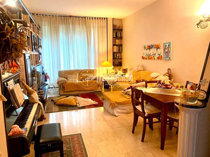 Appartamento trilocale in vendita in Via Volturno, Brugherio