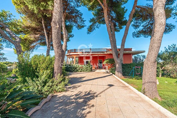 Casa quadrilocale in vendita in Contrada Michele Gioia, Racale