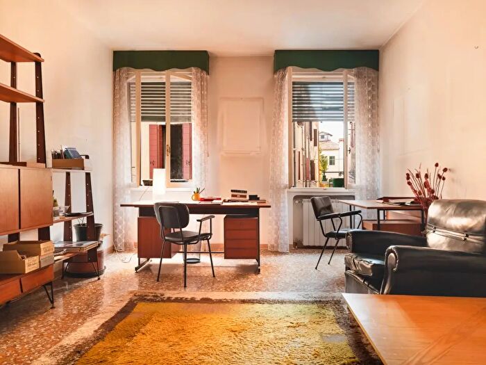 Appartamento con 8 locali in vendita in Calle dei Cerchieri, Venezia