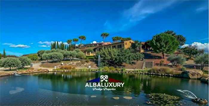 Casa con 6 locali in vendita in Via della Pace, San Quirico DOrcia