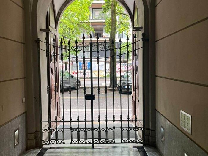 Appartamento bilocale in affitto in Via della Moscova, Moscova, Milano