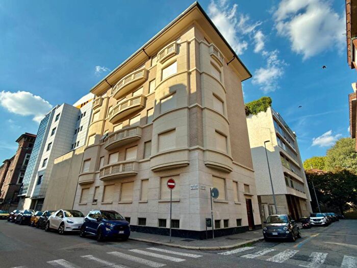 Appartamento con 6 locali in affitto in Via Alessandro Vittorio Papacino, Cittadella, Torino