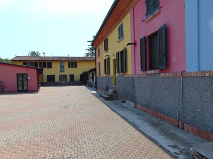 Appartamento bilocale in vendita in Via Santa Croce, Incisa Scapaccino