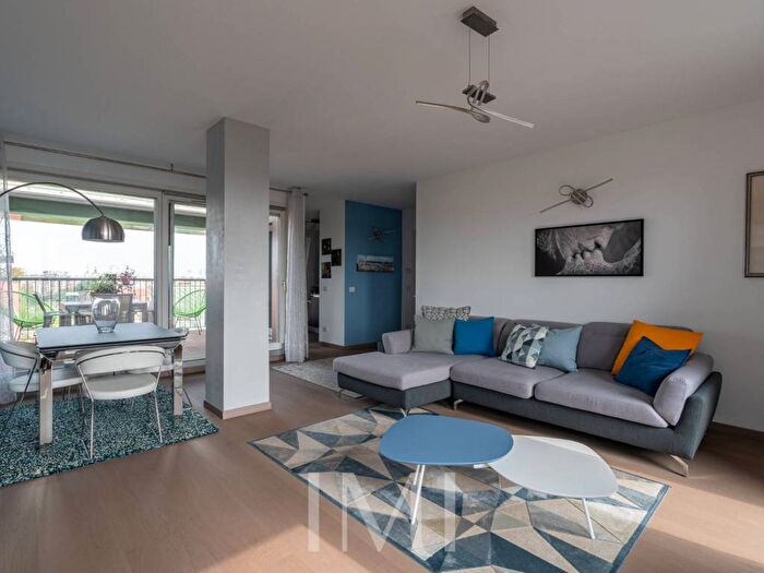 Casa trilocale in affitto in Viale Liguria, Navigli Darsena, Milano