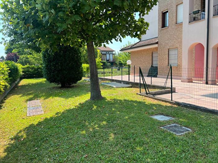 Appartamento bilocale in affitto in Viale Maria Melato, Centro, Rubiera