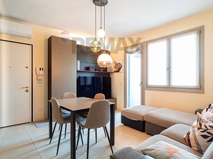 Appartamento con 6 locali in vendita in Via Santa Margherita, Fidenza
