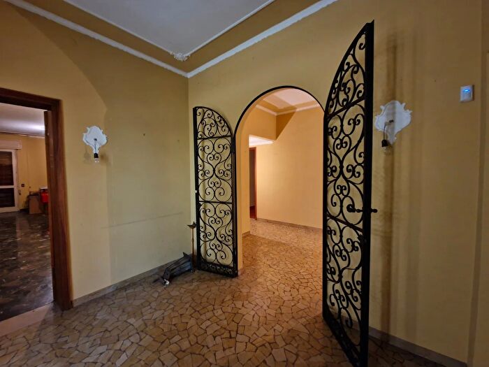 Casa con 9 locali in vendita in Via Vivarini, Padova