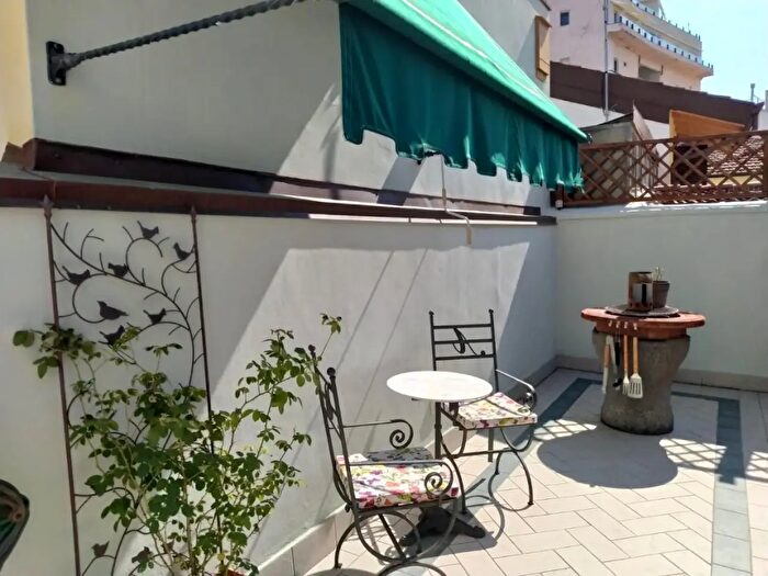 Appartamento con 5 locali in vendita in Viareggio