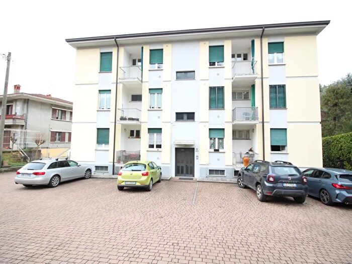 Appartamento trilocale in vendita in Via Dante Alighieri, Castello Di Brianza