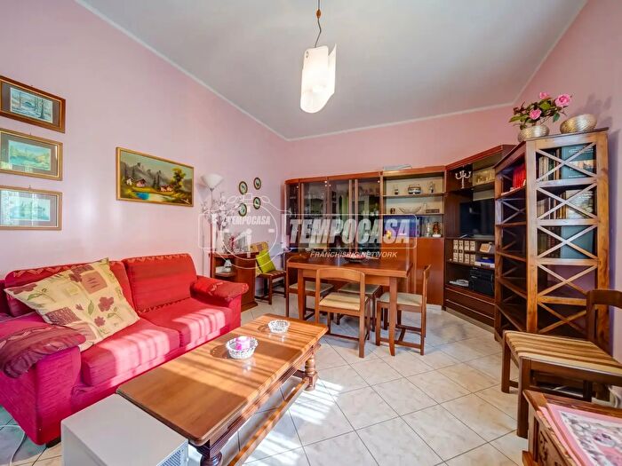 Appartamento bilocale in vendita in Via Venezia, Dormelletto