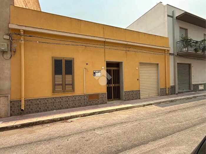Casa quadrilocale in vendita in Via Pappalardo Canonico, Trapani
