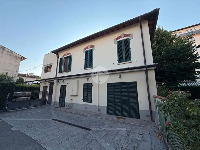 Appartamento bilocale in vendita in Via Giambattista Lulli, Firenze