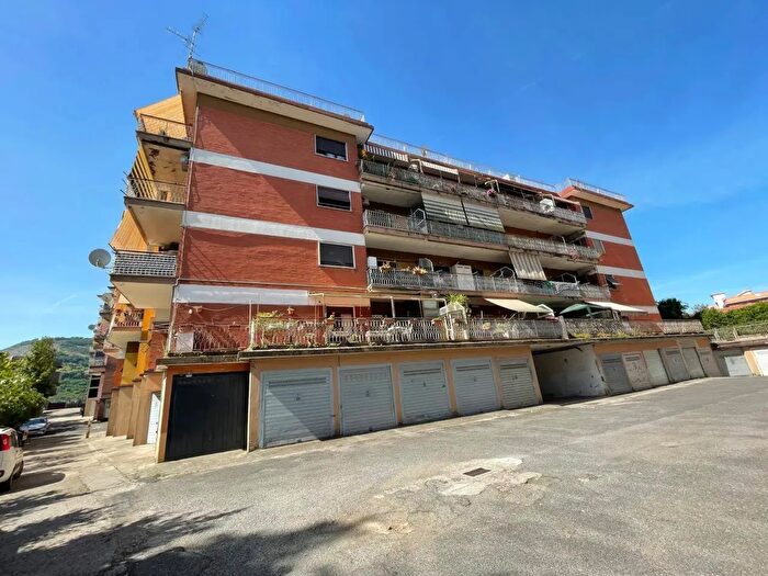 Appartamento trilocale in vendita in Via Michelangelo, Colleferro