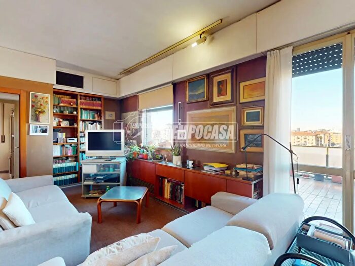 Appartamento con 5 locali in vendita in Via Ferrante Aporti a, Milano