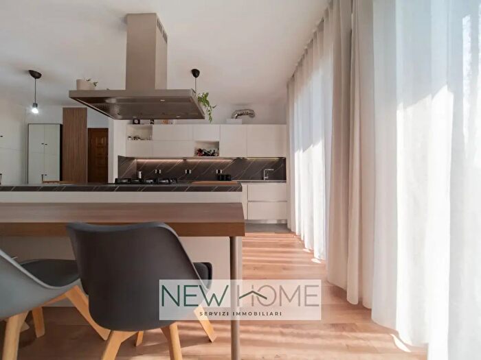 Appartamento trilocale in vendita in Via Porto Tolle, Verona