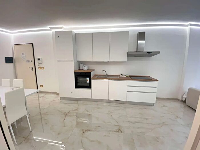 Appartamento trilocale in vendita in Desenzano Del Garda