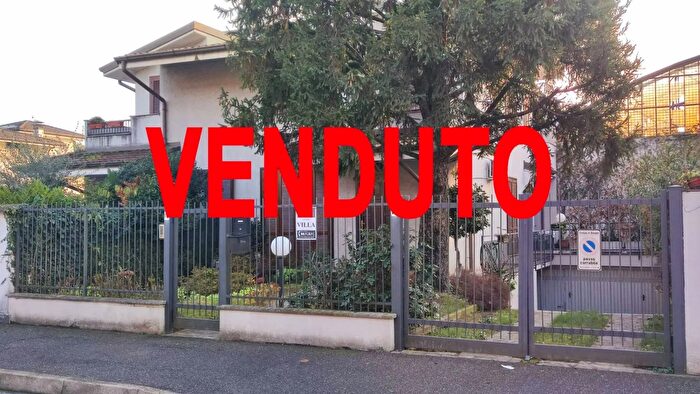 Casa quadrilocale in vendita in Via Privata SantAntonio Seregno, Seregno