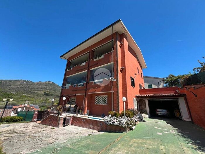 Appartamento quadrilocale in affitto in Via dei Glicini, Tivoli Alta, Tivoli