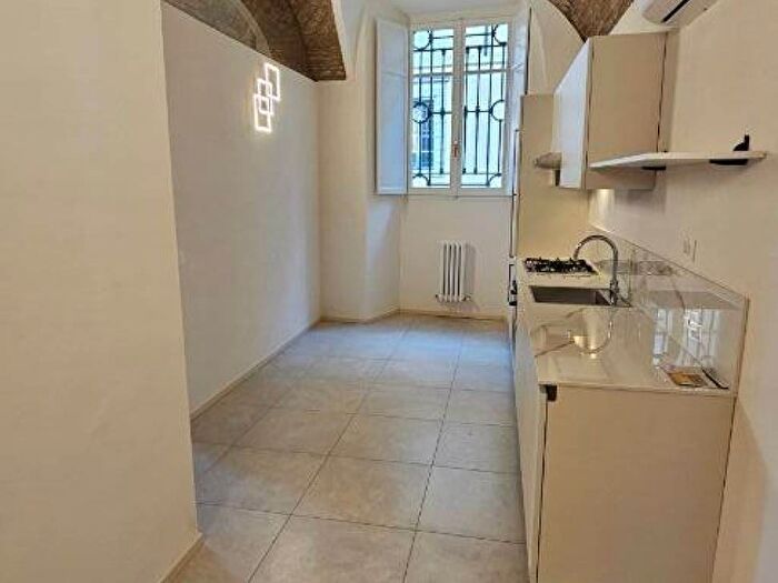 Appartamento trilocale in affitto in Strada Ponte Caprazucca, Centro Storico, Parma