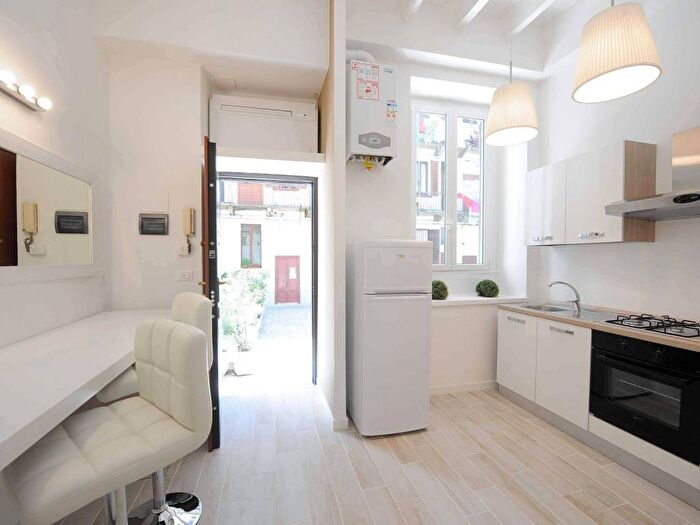 Appartamento monolocale in affitto in Via Marco Aurelio, Rovereto, Milano