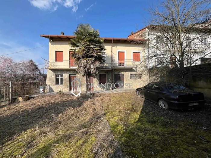 Casa con 10 locali in vendita in Cascina Mussano, Cerrina