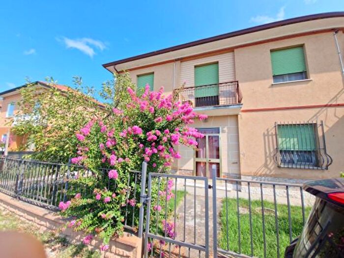 Casa con 6 locali in vendita in Copparo