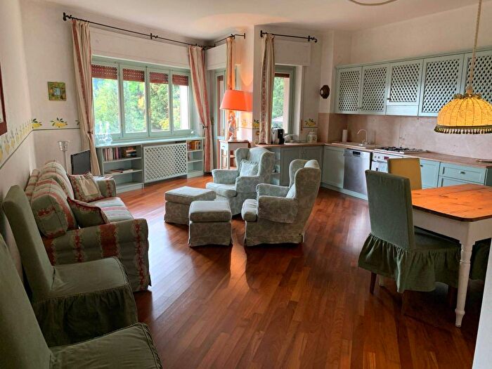 Appartamento bilocale in affitto in Corso Giuseppe Zanardelli, Centro, Gardone Riviera