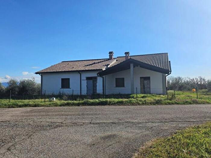 Casa con 6 locali in vendita in Vocabolo Piantoneto, Giove