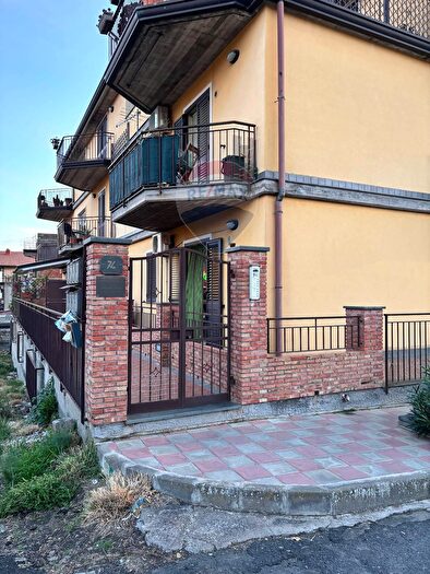 Appartamento con 5 locali in vendita in Via Principessa Mafalda, Santa Maria Di Licodia