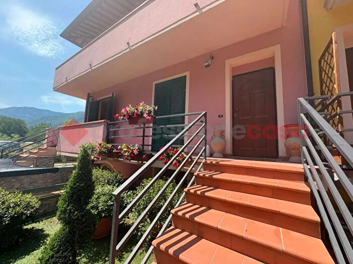 Casa quadrilocale in vendita in Via di Fondovalle S, Gallicano