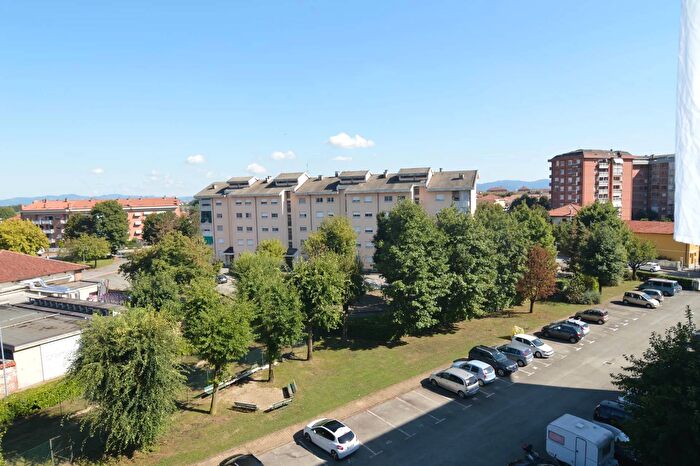 Appartamento quadrilocale in vendita in Via Lattes, Borgaro Torinese