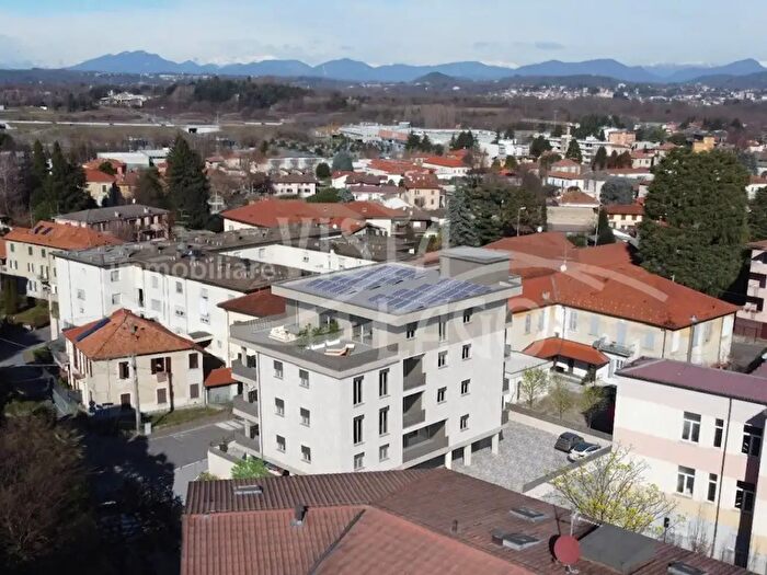 Appartamento bilocale in vendita in Via Trieste Angolo Via Scalabrini, Fino Mornasco
