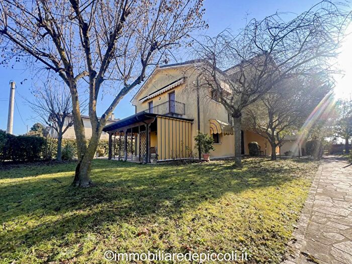 Case in Vendita e in Affitto - 2