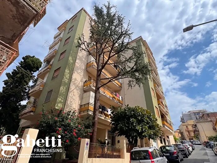 Appartamento quadrilocale in vendita in Via Gorizia, Patti