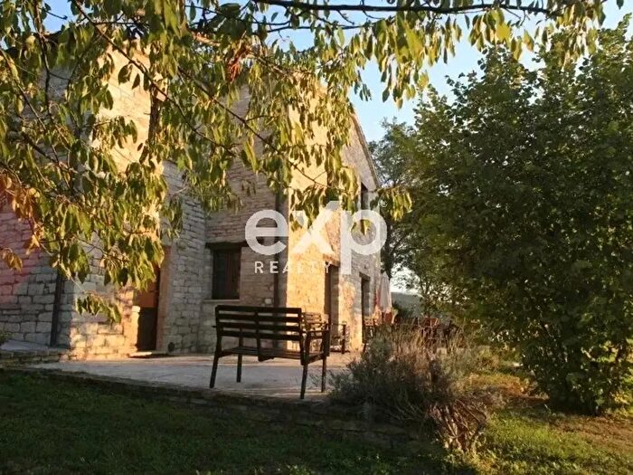 Appartamento con 6 locali in affitto in Cagli