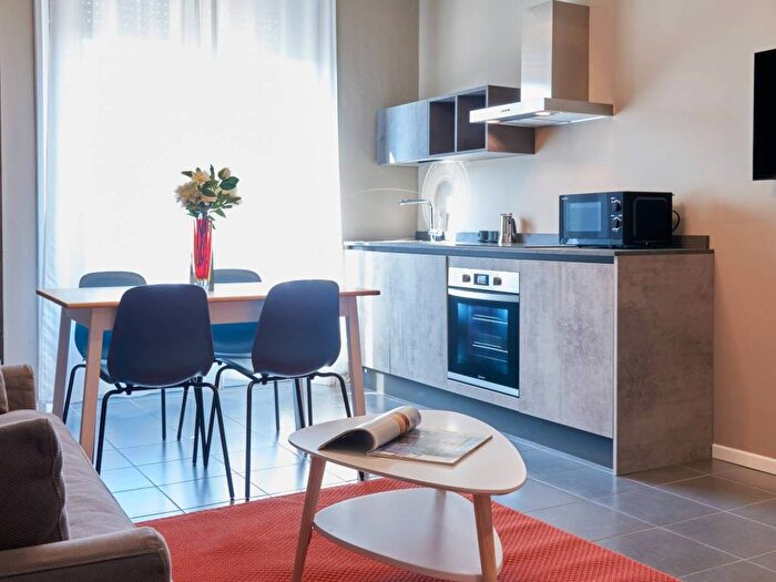 Appartamento trilocale in affitto in Via Giovanni Battista Fauchè, Sempione, Milano