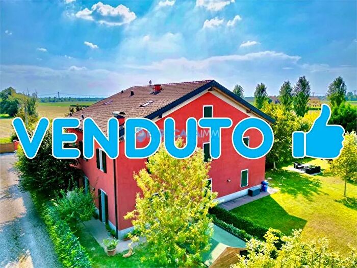 Casa con 6 locali in vendita in Via Bosco Novi di Modena Mo, Rolo