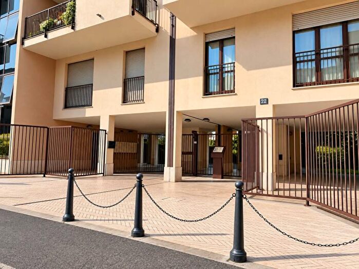 Appartamento trilocale in affitto in Via Rutilia, Ripamonti Fondazione Prada, Milano