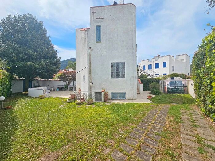 Casa con 5 locali in vendita in Viale Alcide De Gasperi San Felice Circeo, San Felice Circeo