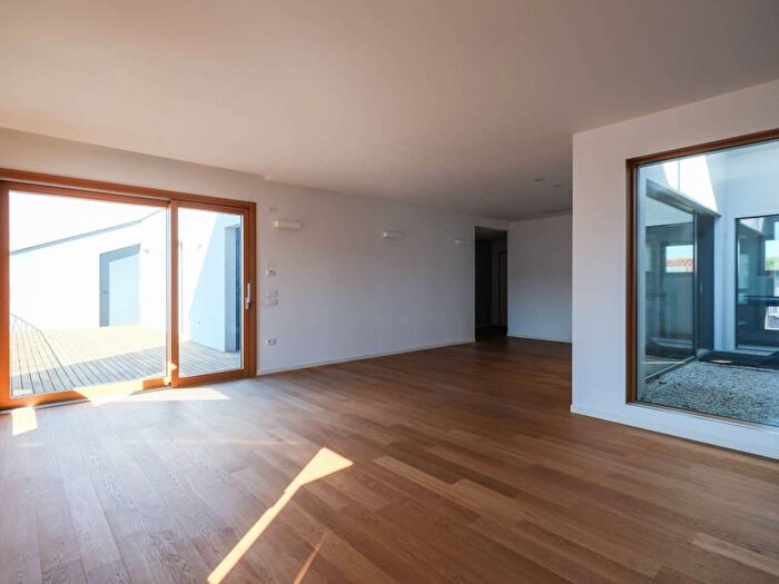 Casa con 5 locali in affitto in Via Carlo Cattaneo, Centro Storico, Vicenza