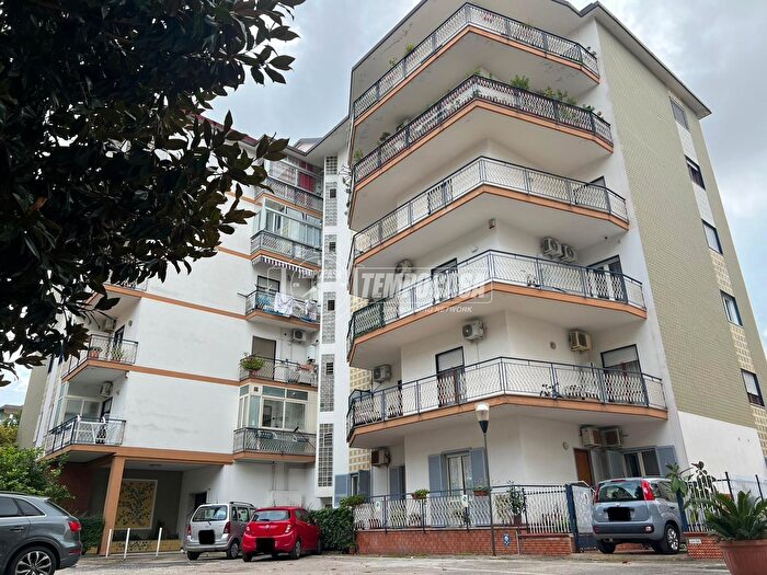 Appartamento quadrilocale in vendita in Via Sandro Botticelli, Aversa