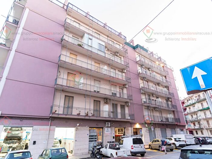 Appartamento trilocale in vendita in Siracusa