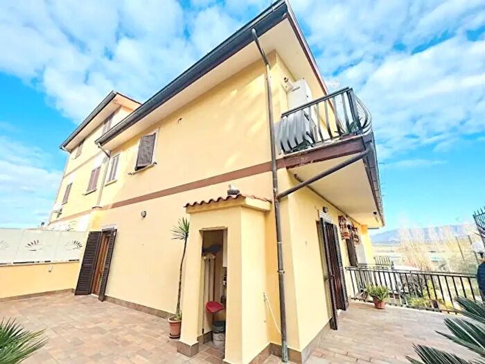 Appartamento quadrilocale in vendita in Via Dante Alighieri, Zagarolo