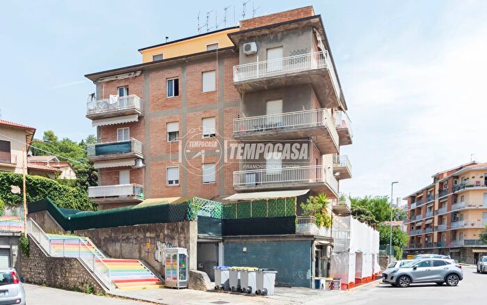 Appartamento trilocale in vendita in Via Raffaele Omicini, Perugia