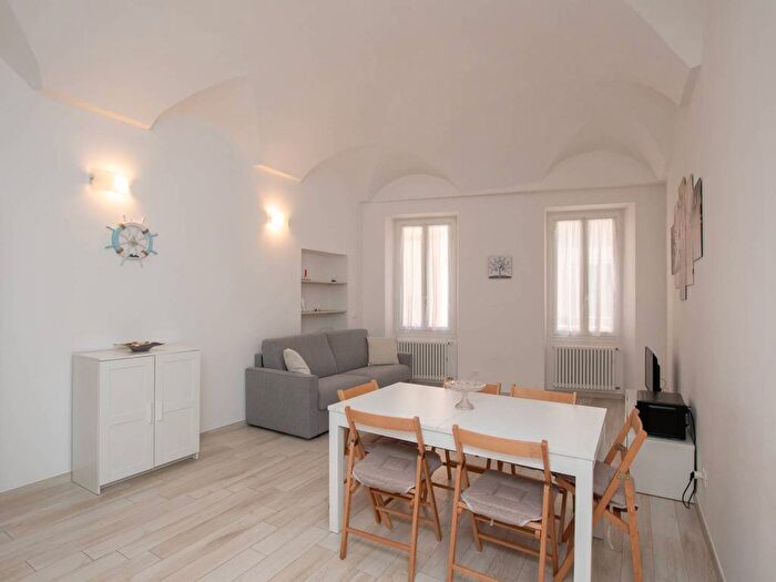 Appartamento bilocale in affitto in Centro, Finale Ligure